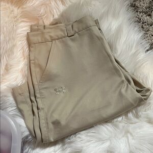 Under Armour Men's khaki golf shorts